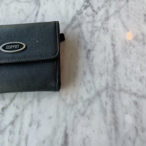 Esprit Black Expandable Wallet - Picture 4 of 9